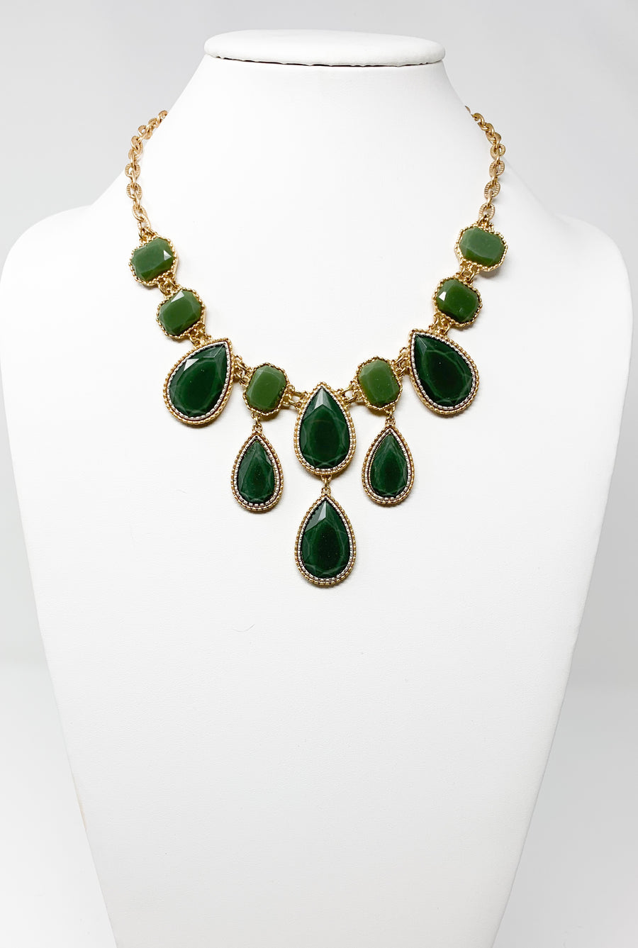 Green Teardrop Necklace Set