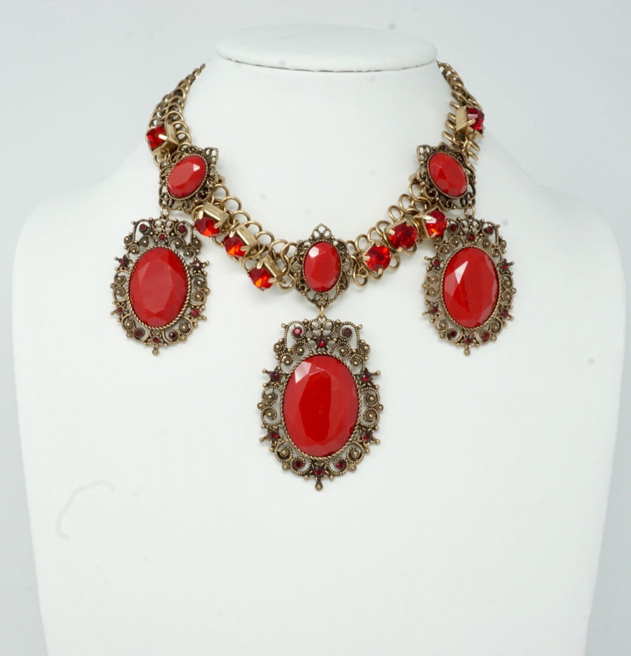 Scarlet Necklace Set
